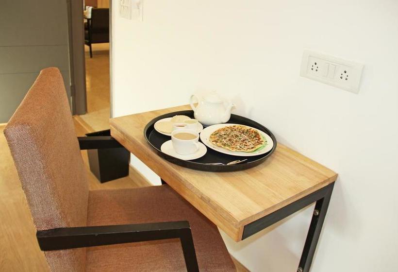 Fotos del hotel Oyo 6955 Eyrie Comfort Suites:  3