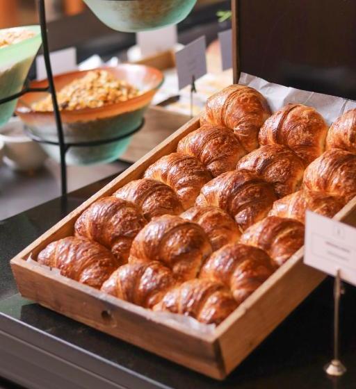 Fotos del hotel Ch Le Petit Suites:  2