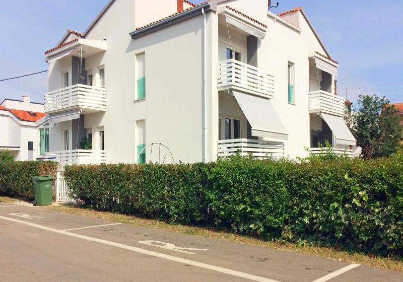 Fotos del hotel Apartments Lili Flora:  5