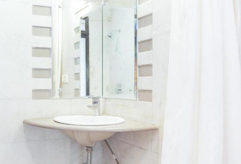 Fotos del hotel Treebo Trip Singh Suites 2:  19