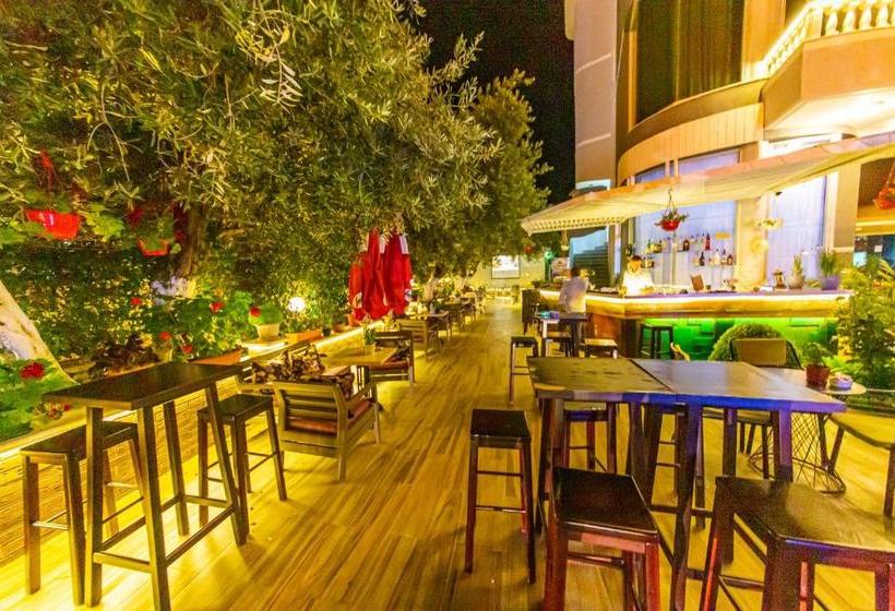 Fotos del hotel Villa Qendra:  9