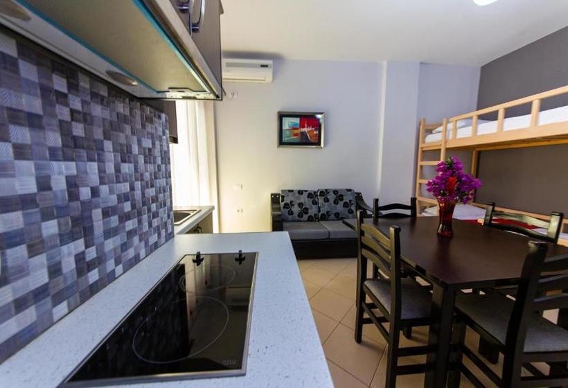 Fotos del hotel Villa Qendra:  5