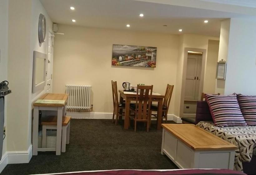 Fotos del hotel 81 The Prom:  2