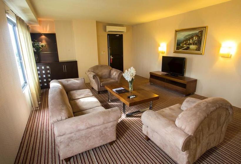 Fotos del hotel Kenari Tower:  18