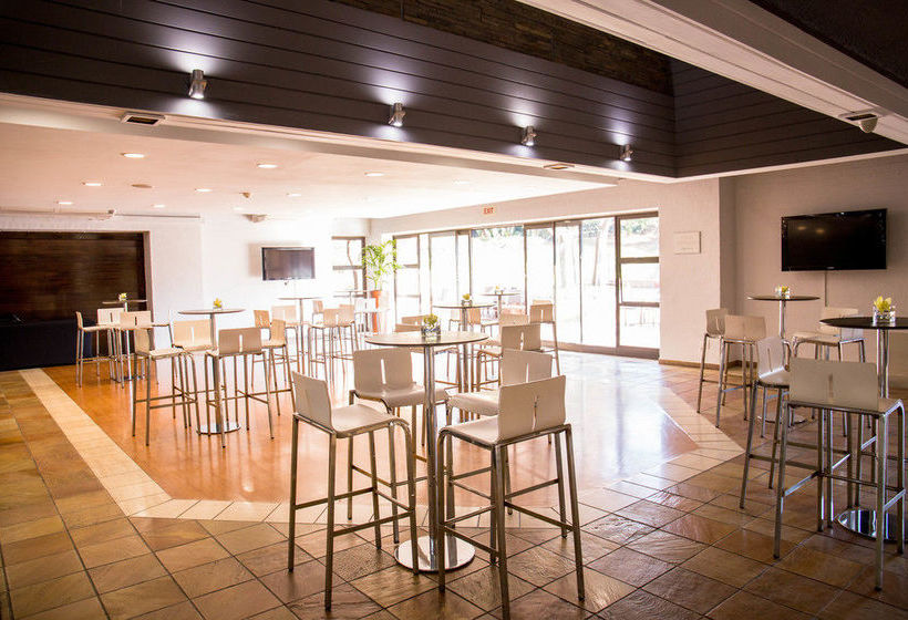 Fotos del hotel Fnb Conference Centre And:  17