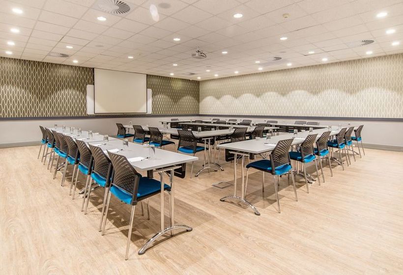 Fotos del hotel Fnb Conference Centre And:  6