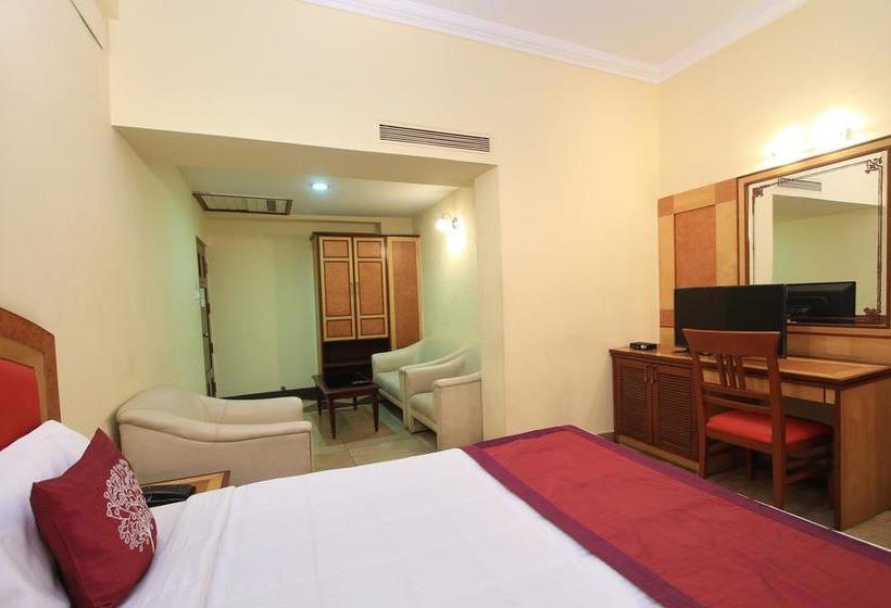 Fotos del hotel Oyo 4439 Aura Inn:  19