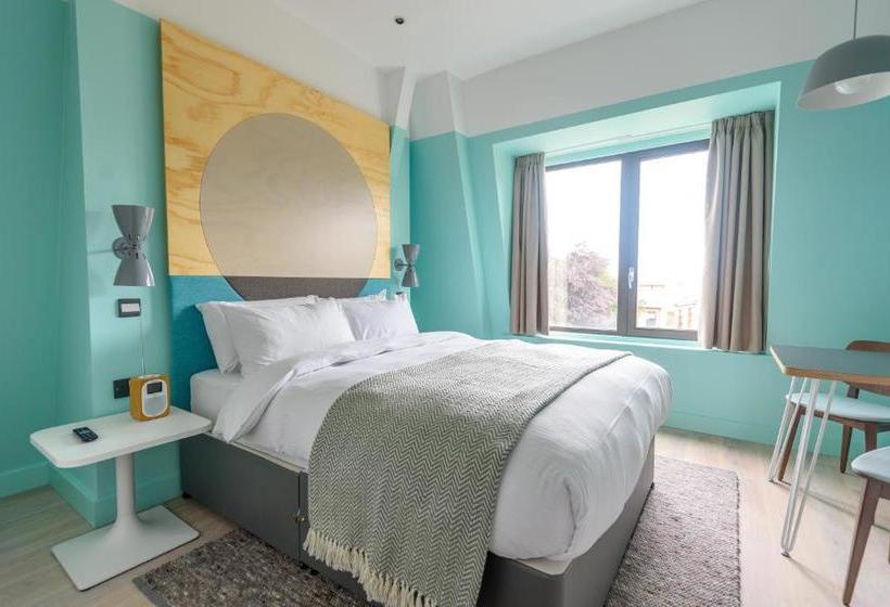 Fotos del hotel Room2 Southampton Hometel:  10