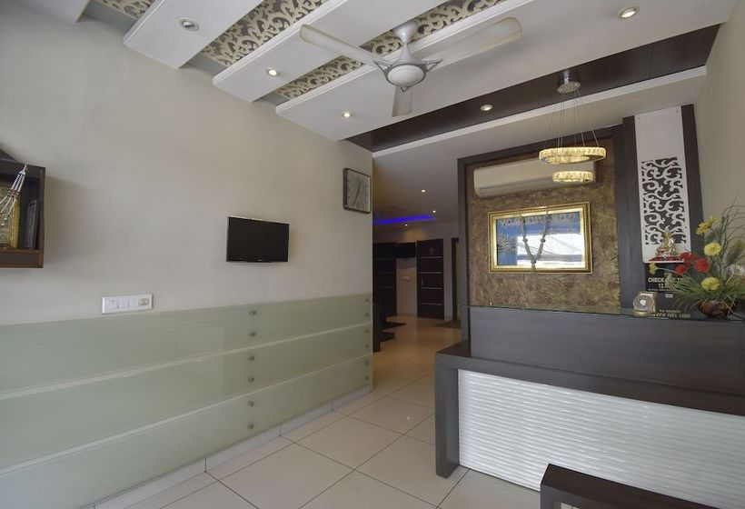 Fotos del hotel Collection O 48220 Ram Nagar Colony:  2