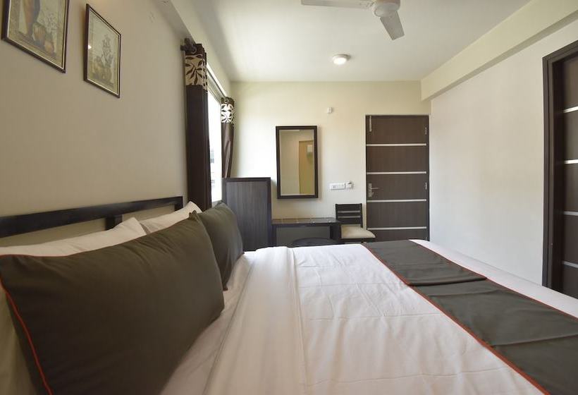 Fotos del hotel Collection O 48220 Ram Nagar Colony:  15