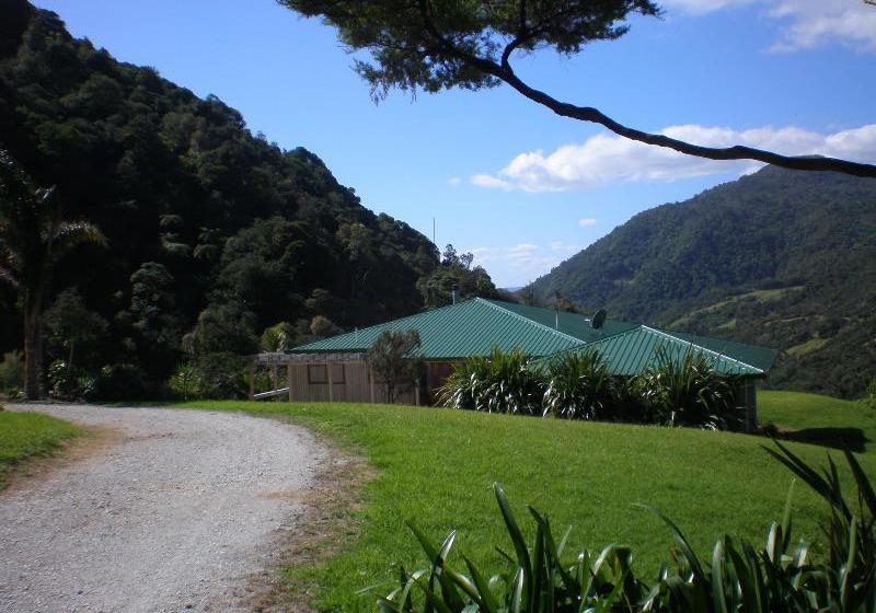 Fotos del hotel Waiotemarama Falls Lodge:  2