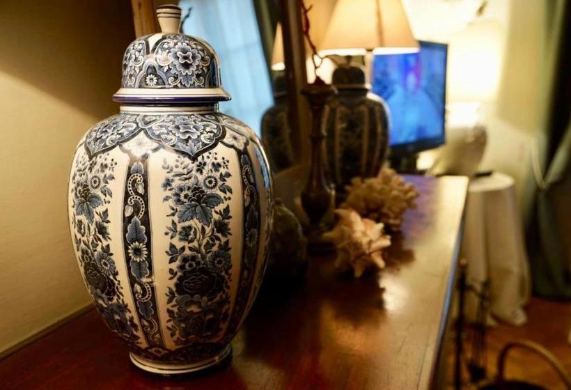 Fotos del hotel Capri Moon Guest House:  9