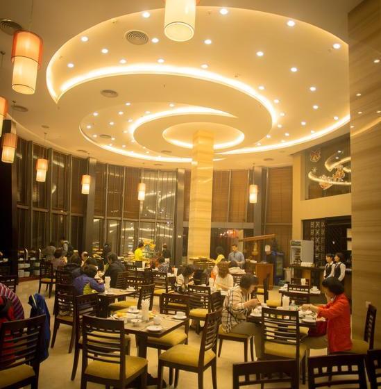 Fotos del hotel Halong Palace:  5