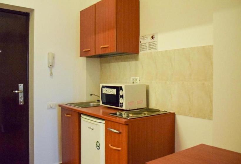 Fotos del hotel West Gate Studios:  9