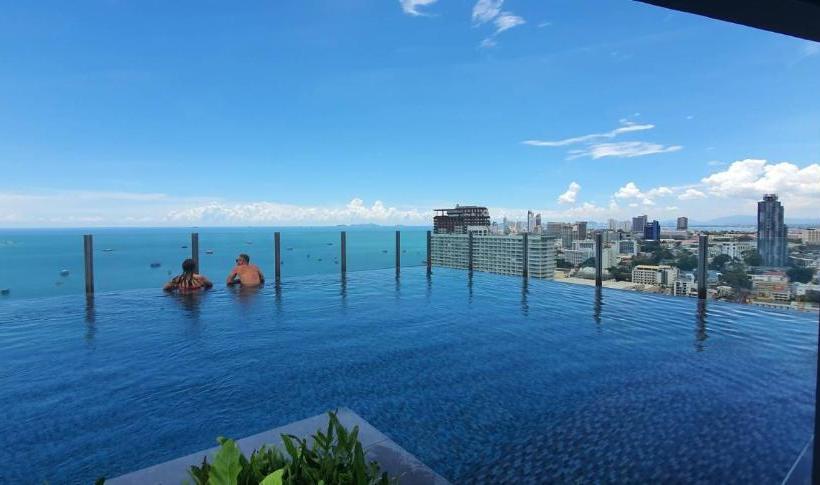 Fotos del hotel The Base Central Pattaya Paza:  11