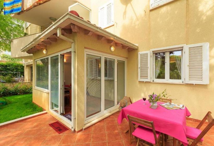 Fotos del hotel Leona & Borna's Central Lapad Suites:  22