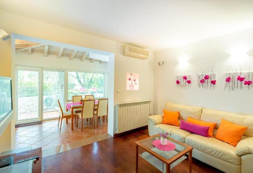 Fotos del hotel Leona & Borna's Central Lapad Suites:  23