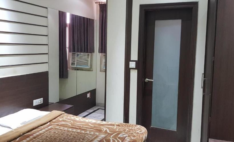 Fotos del hotel Megha Palace:  12