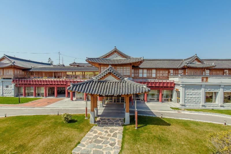Fotos del hotel Hanok Hotel Youngsanje:  5
