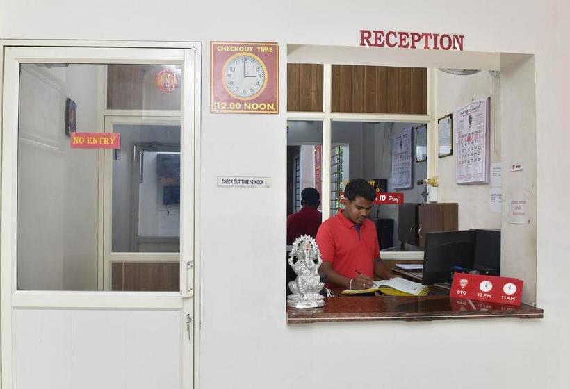 Fotos del hotel Oyo 9118 Saravana Inn:  24