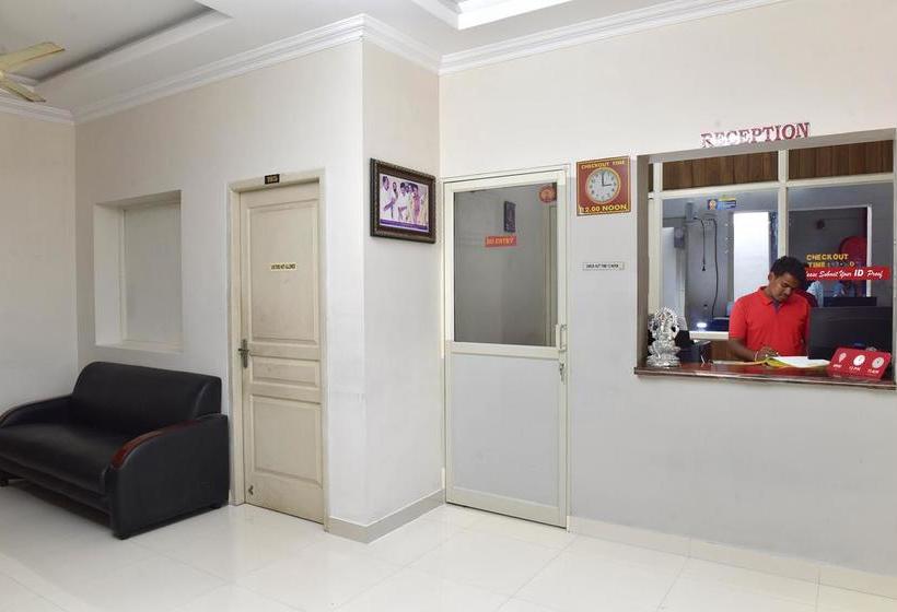 Fotos del hotel Oyo 9118 Saravana Inn:  4