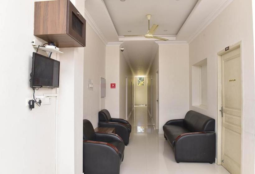 Fotos del hotel Oyo 9118 Saravana Inn:  25