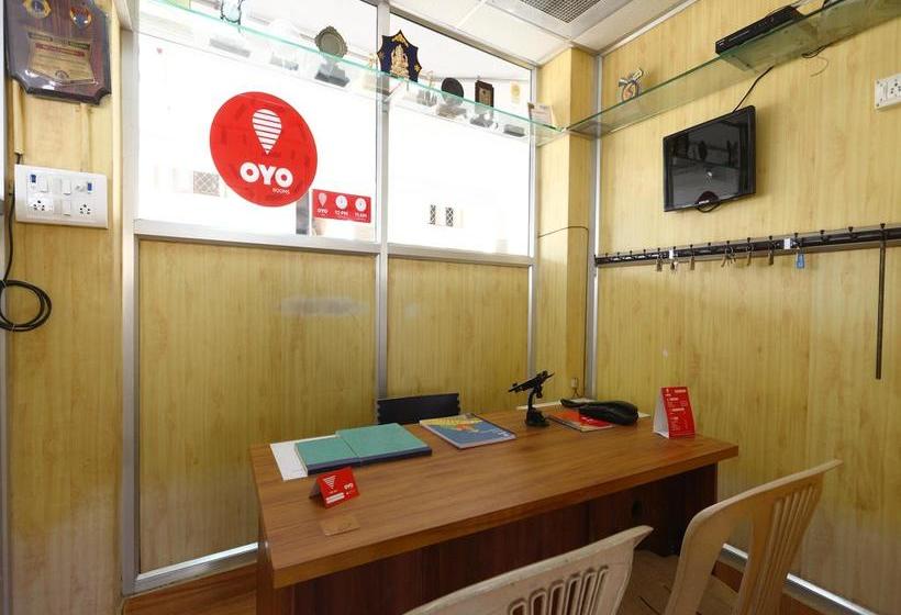 Fotos del hotel Oyo 3860 Apartment Jls Gruha:  2