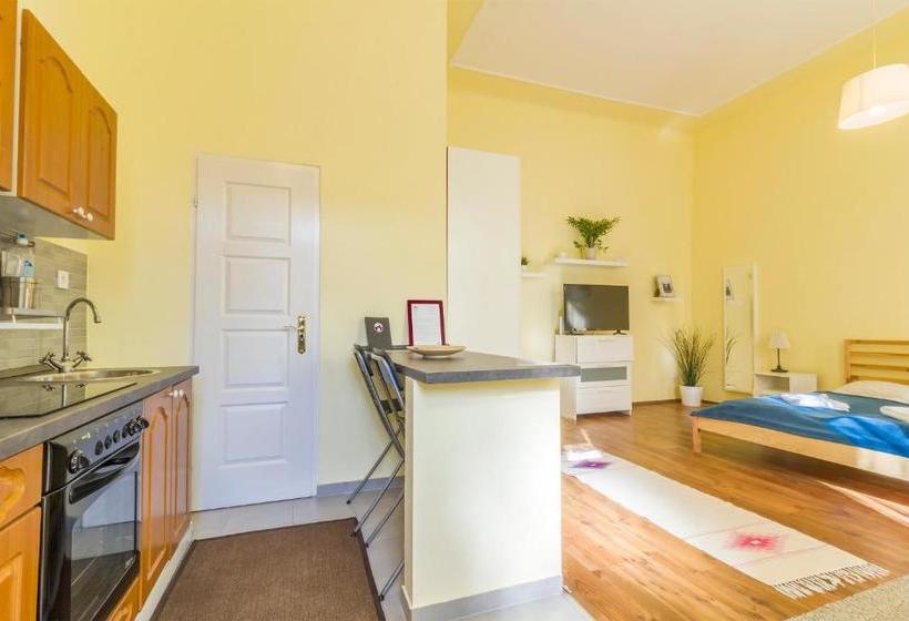 Fotos del hotel Curry Apartments:  5