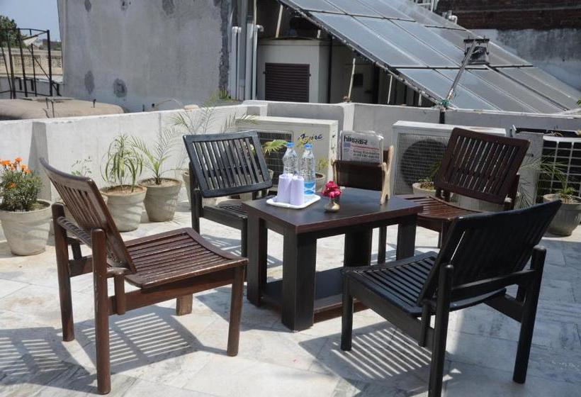 Fotos del hotel Gurjeet Guest House:  4