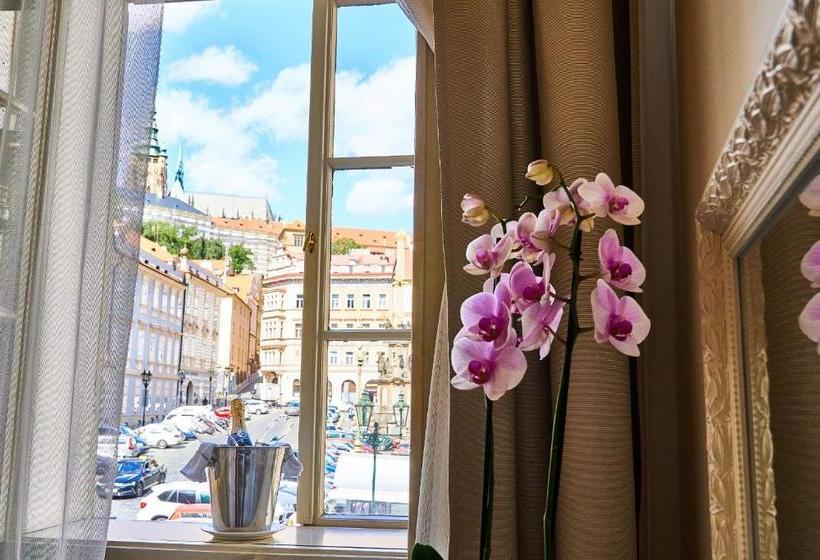 Fotos del hotel Three Golden Crowns Apartments:  12