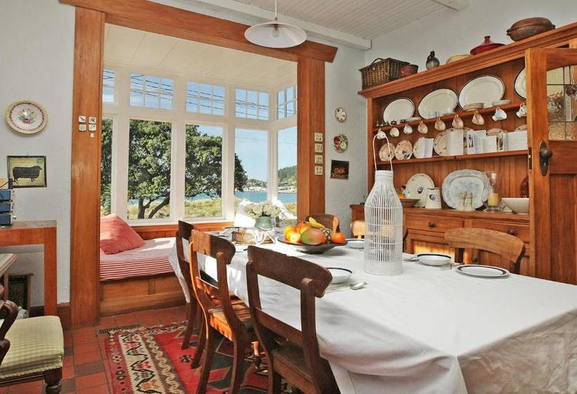 Fotos del hotel Beachfront Wellington Bed And Breakfast:  5