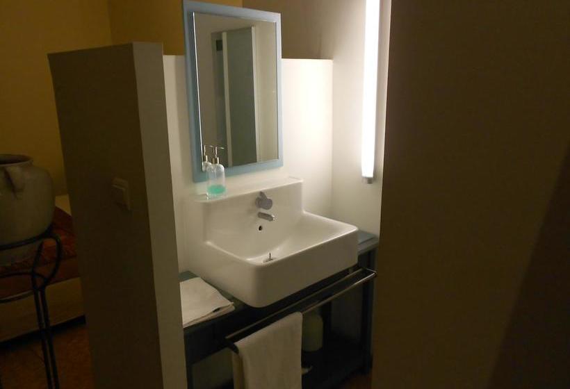 Fotos del hotel Le Crocodile Rouge:  3