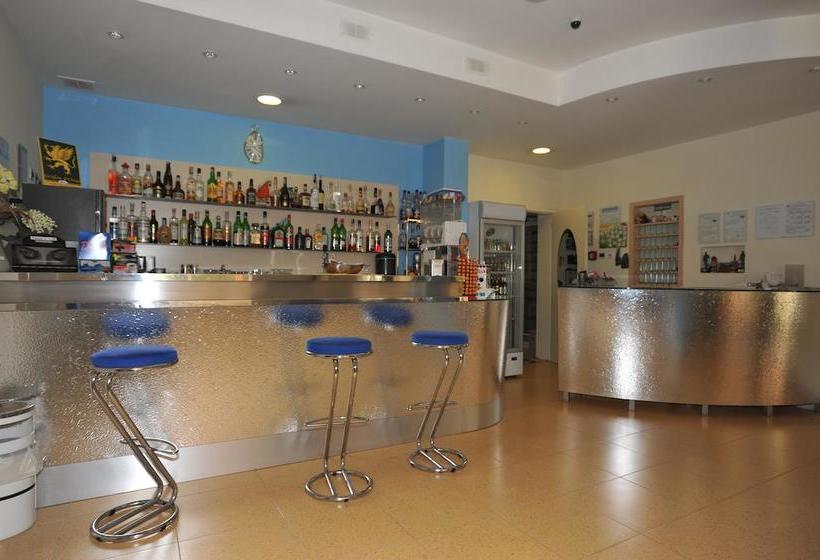 Fotos del hotel Metron:  10