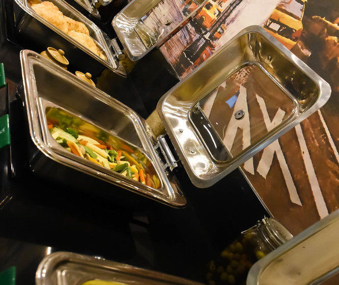 Fotos del hotel Red Fox Hotel Chandigarh:  4