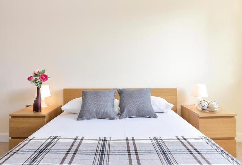 Fotos del hotel Borough Apartments:  12