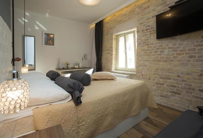 Aspalathos Residence