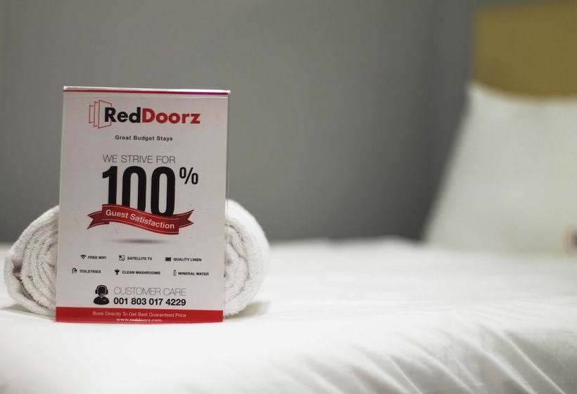 Fotos del hotel Reddoorz Plus Near Itc Fatmawati:  4