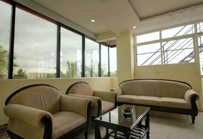 Fotos del hotel Oyo 15564 Felicity Inn:  9