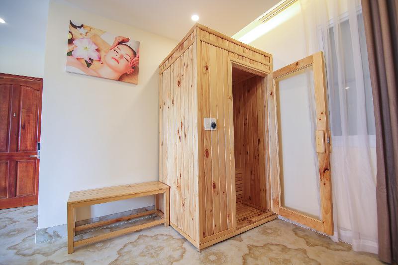 Fotos del hotel Reddoorz Premium @ Nguyen Thai Son Street:  7