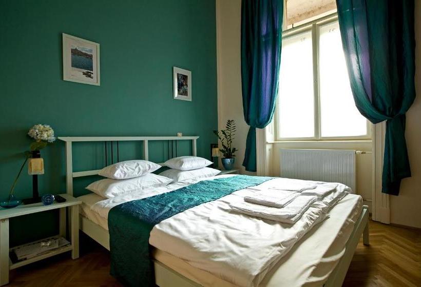 Budapest Rooms Bed And Breakfast