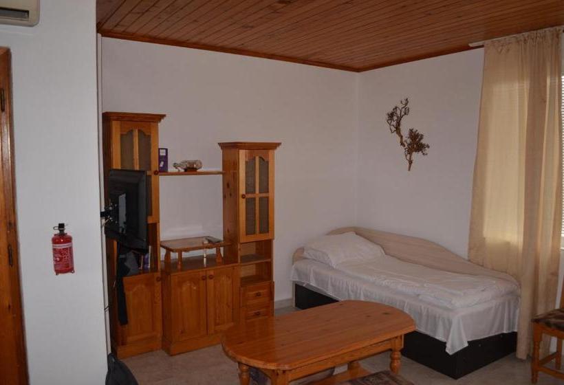 Fotos del hotel Bravo 1 Apartments:  13