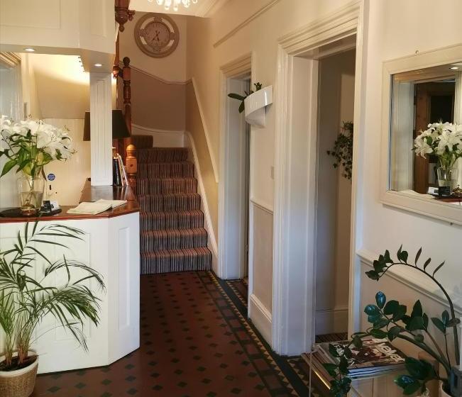 Fotos del hotel A & B Guest House:  3