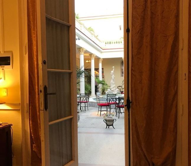 Fotos del hotel E La Sevillana:  3