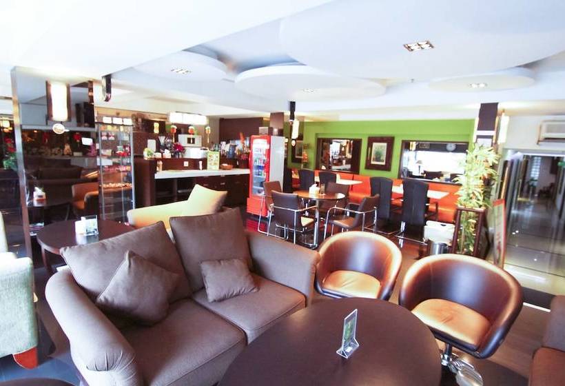 Fotos del hotel Airy Slipi:  3