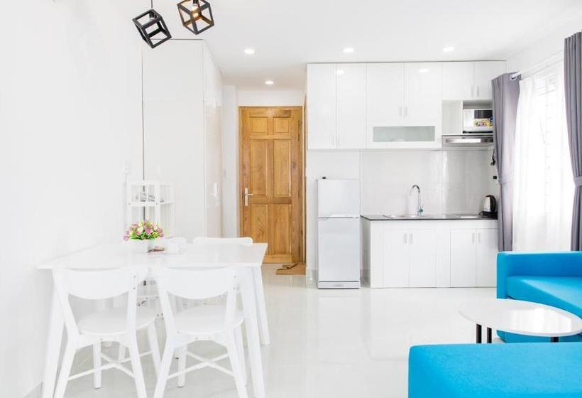 Fotos del hotel Reddoorz Plus Near Nguyen Hue Walking Street:  17