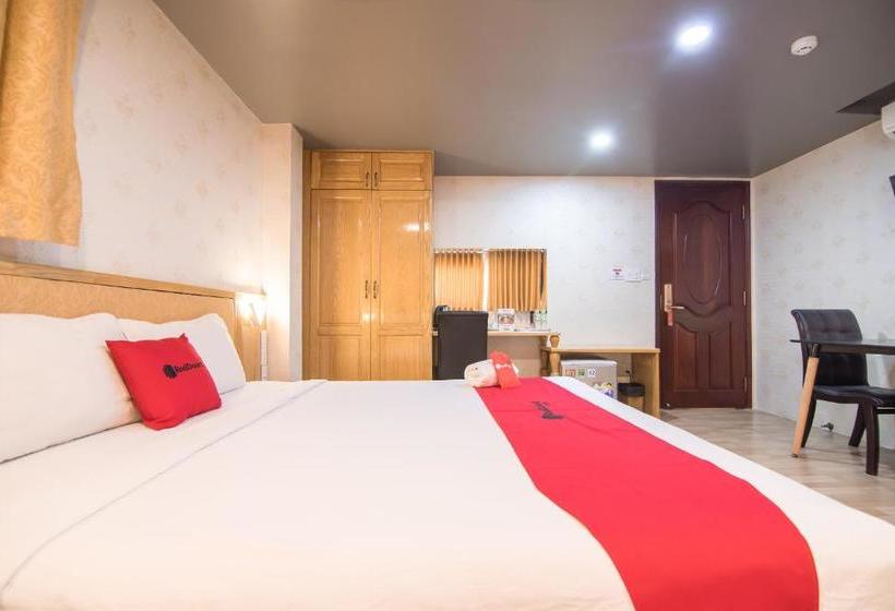 Fotos del hotel Reddoorz Plus Near Secc:  13