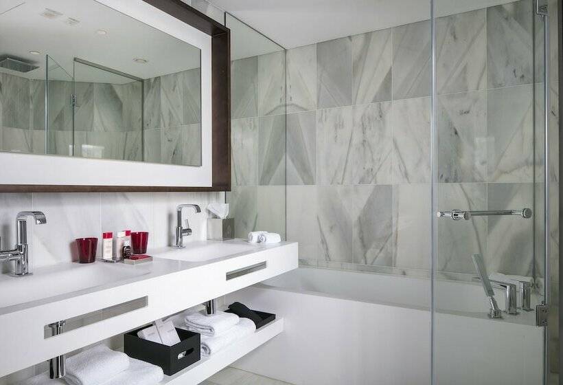 سوییت جونیور با چشم‌انداز دریا, De Mar Gran Meliá, The Leading Hotels of The World - Adults Only