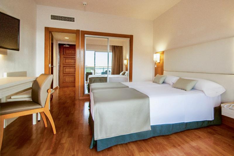 Номер Стандарт Трехместный, Globales Cala Viñas - Adults Only 16+