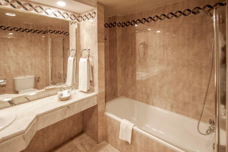 Номер Стандарт Трехместный, Globales Cala Viñas - Adults Only 16+