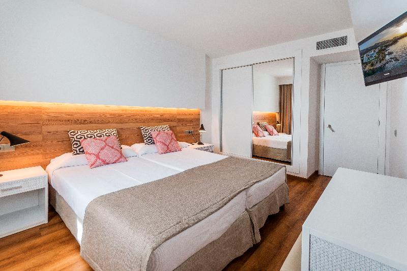 Апартаменты Комфорт 1 Спальня, Aparthotel Ponent Mar